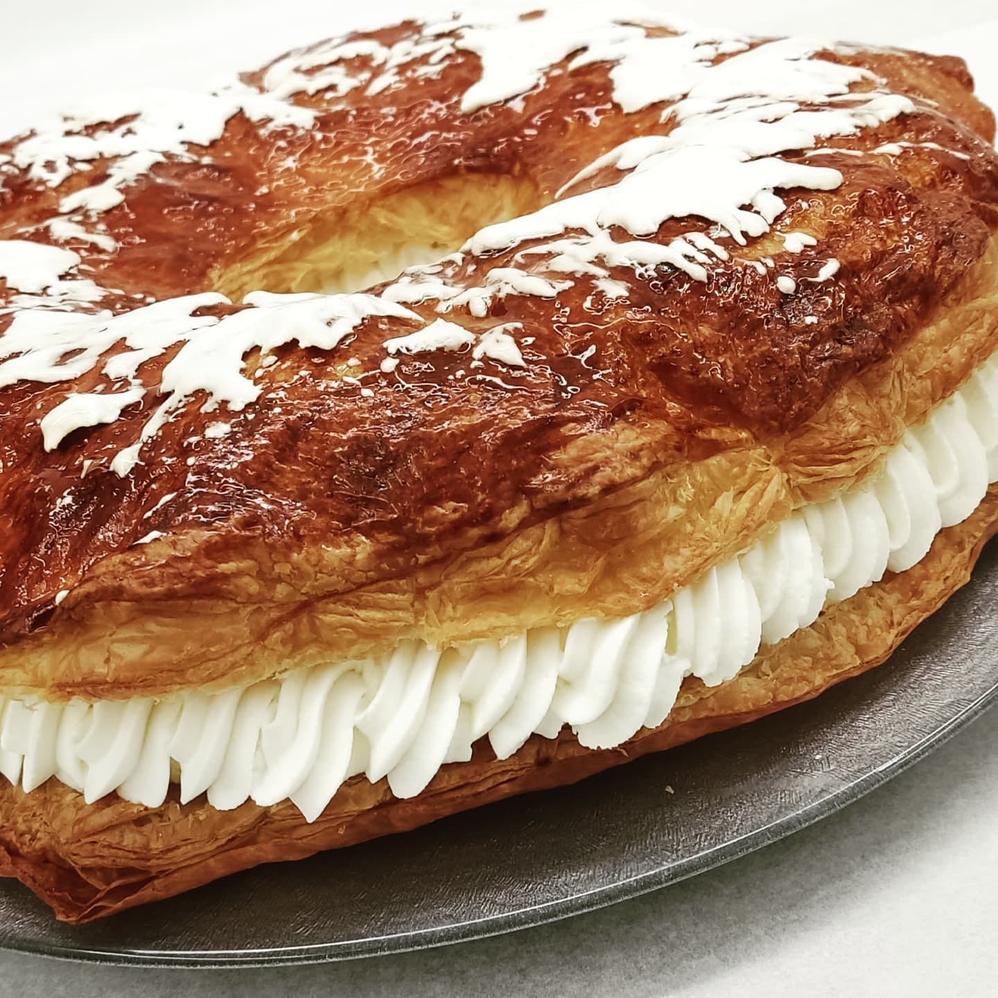 Roscón de Reyes de El Cid recién montado